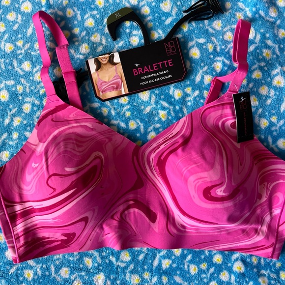 No Boundaries Junior's Wire-Free Bonded Convertible Bralette, Size XL Fuchsia - Picture 5 of 11